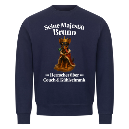 Majestät über Couch & Kühlschrank